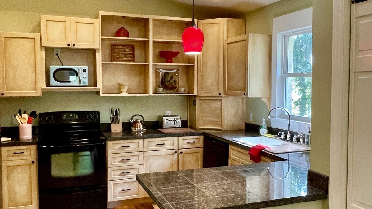 The Old Commons Apartment | The Tuscan Suite , at Magnolia Court