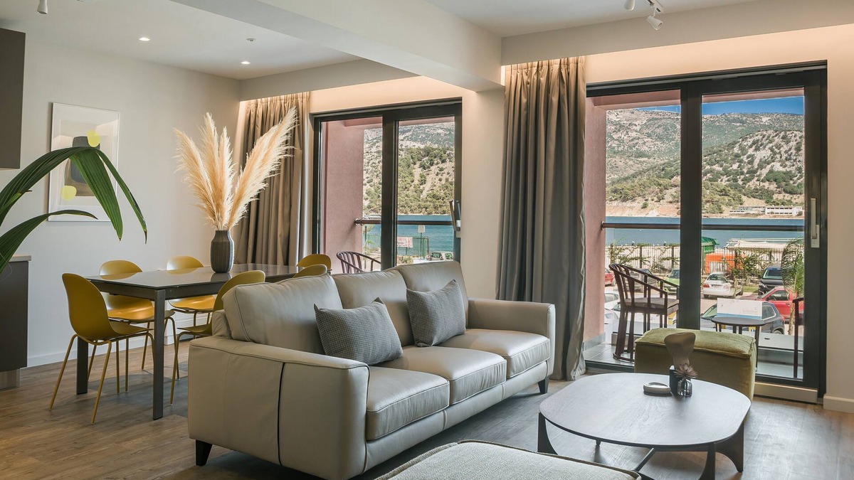 Argostoli Town Apartment | The Twelve Suites collection
