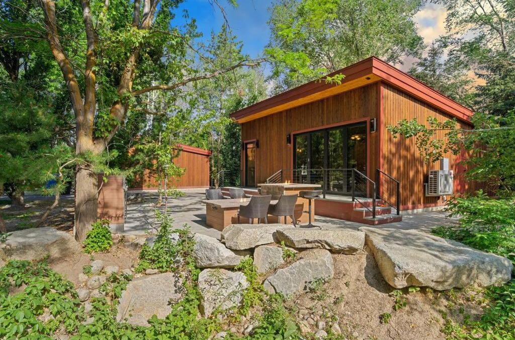Sandy Ski Chalet | The Two Cottonwoods Ski Cabins