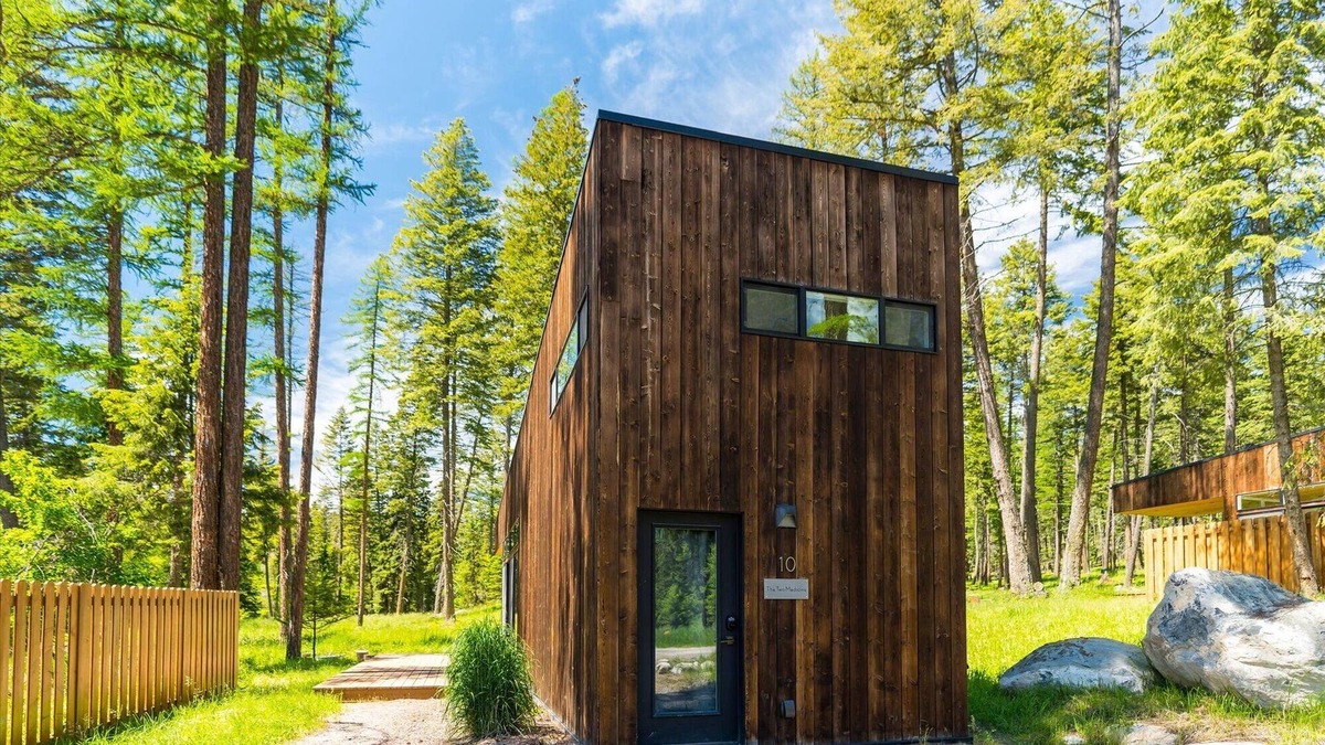 Lakeside Cabin | The Two Medicine at Stoner Creek Cabins