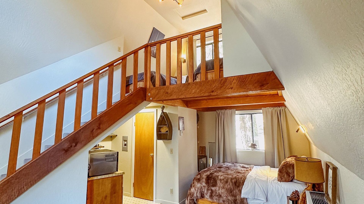 Echo Lake Ski Chalet | the ultimate cabin experience for nature-lovers seeking peace and quiet by Tahoe