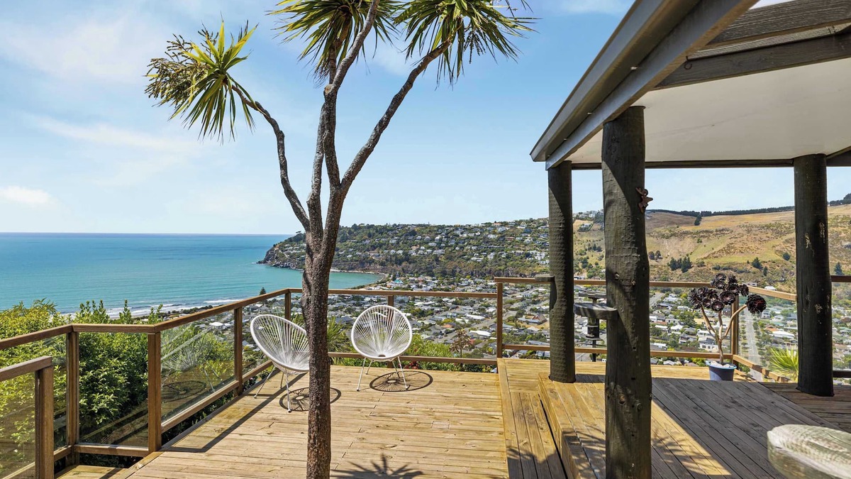 Sumner House | The Ultimate Cecil Wood Stay - Hot Tub, BBQ & Views