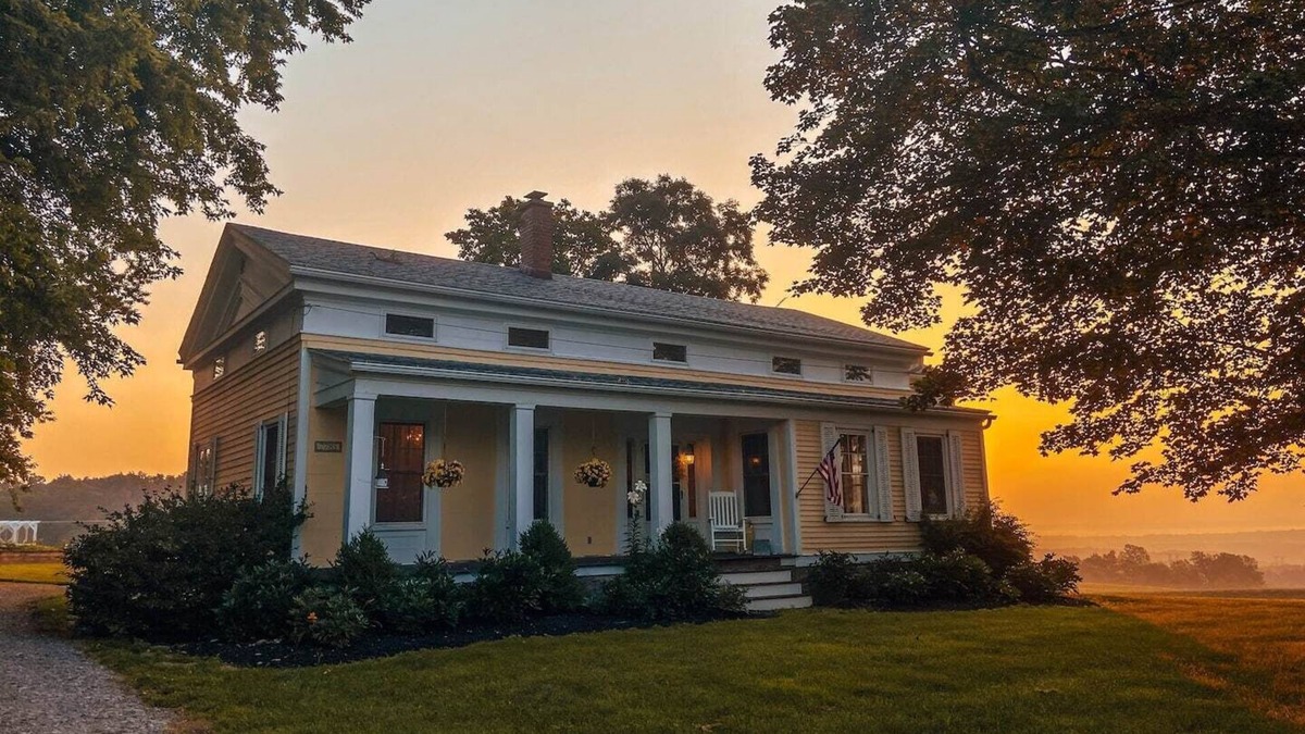 Perry House | The ultimate cottagecore experience in a serene country setting overlooking USA's #1 State Park
