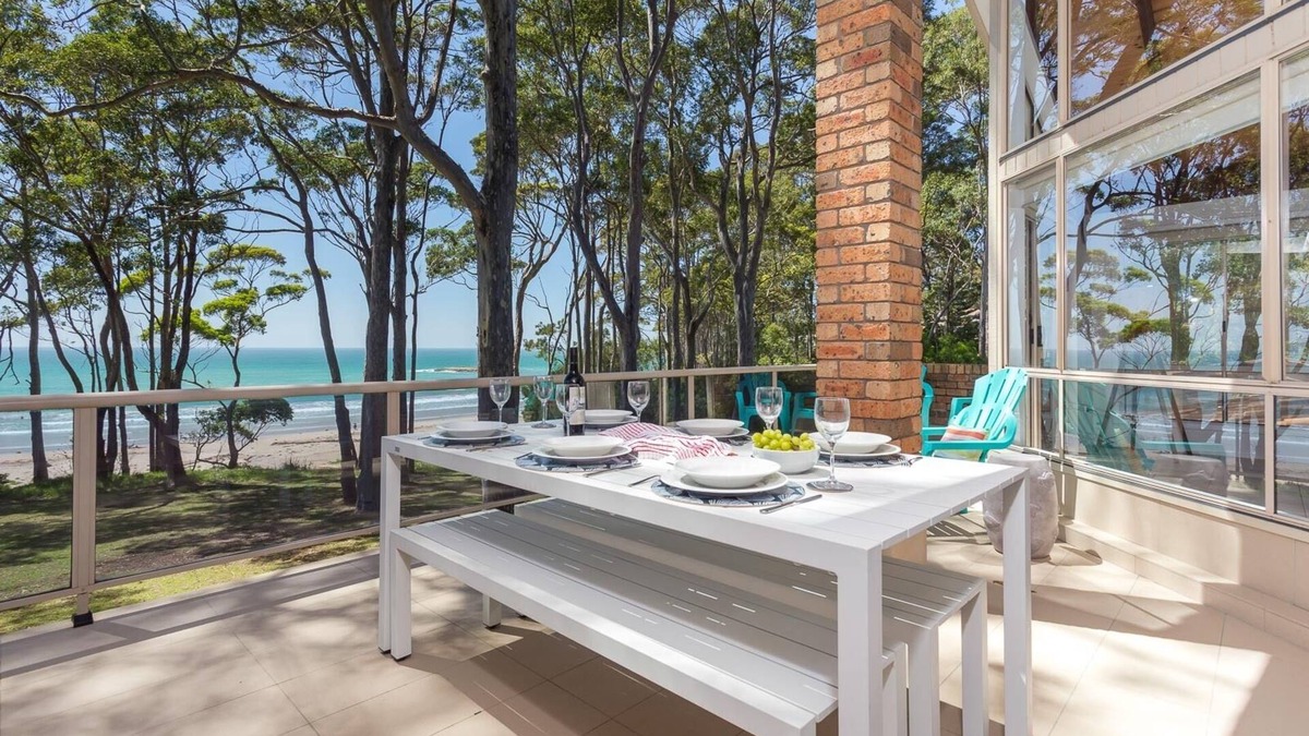 Denhams Beach Villa | THE ULTIMATE EXPERIENCE- DIRECT BEACH FRONT VILLA WITH AMAZING VIEWS