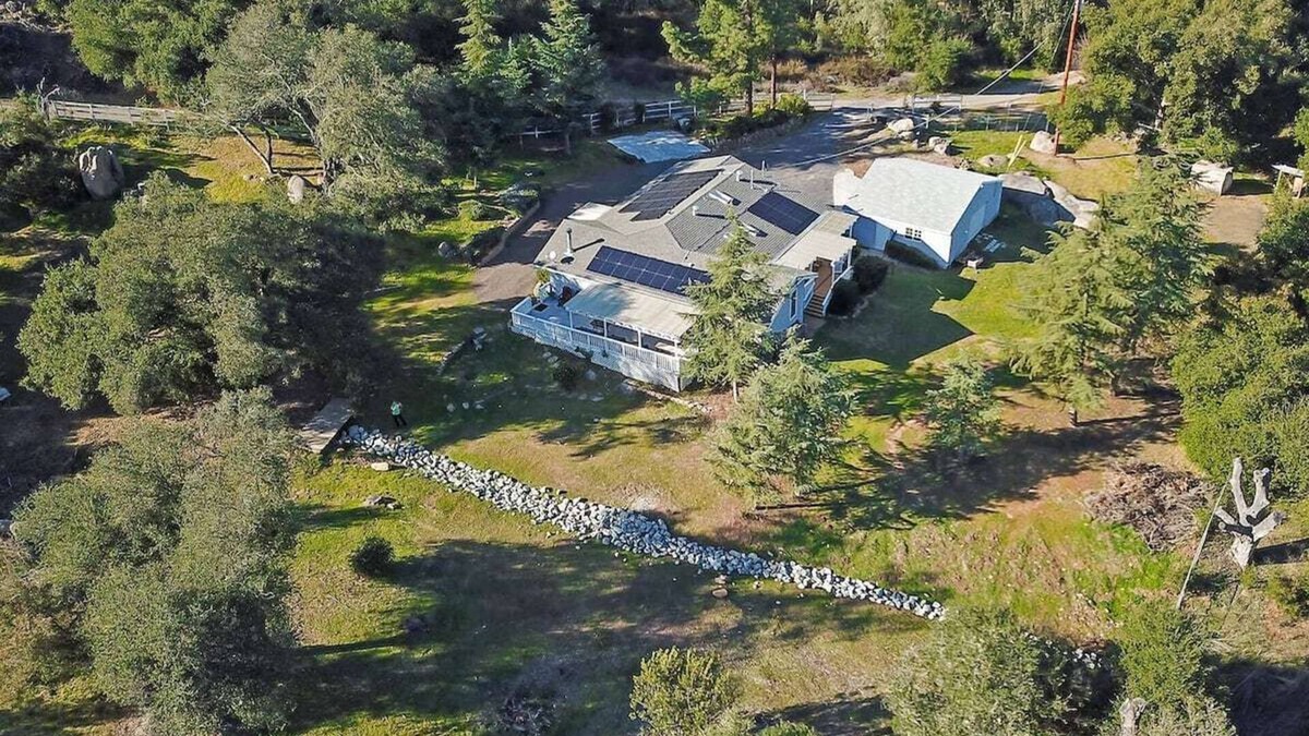 Ramona House | The Ultimate Family Mountain Retreat - Game Room, Hiking, Hot Tub