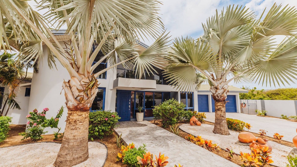 Punto de Oro House | The ultimate getaway! Spacious layout, luxurious amenities, including a pool.