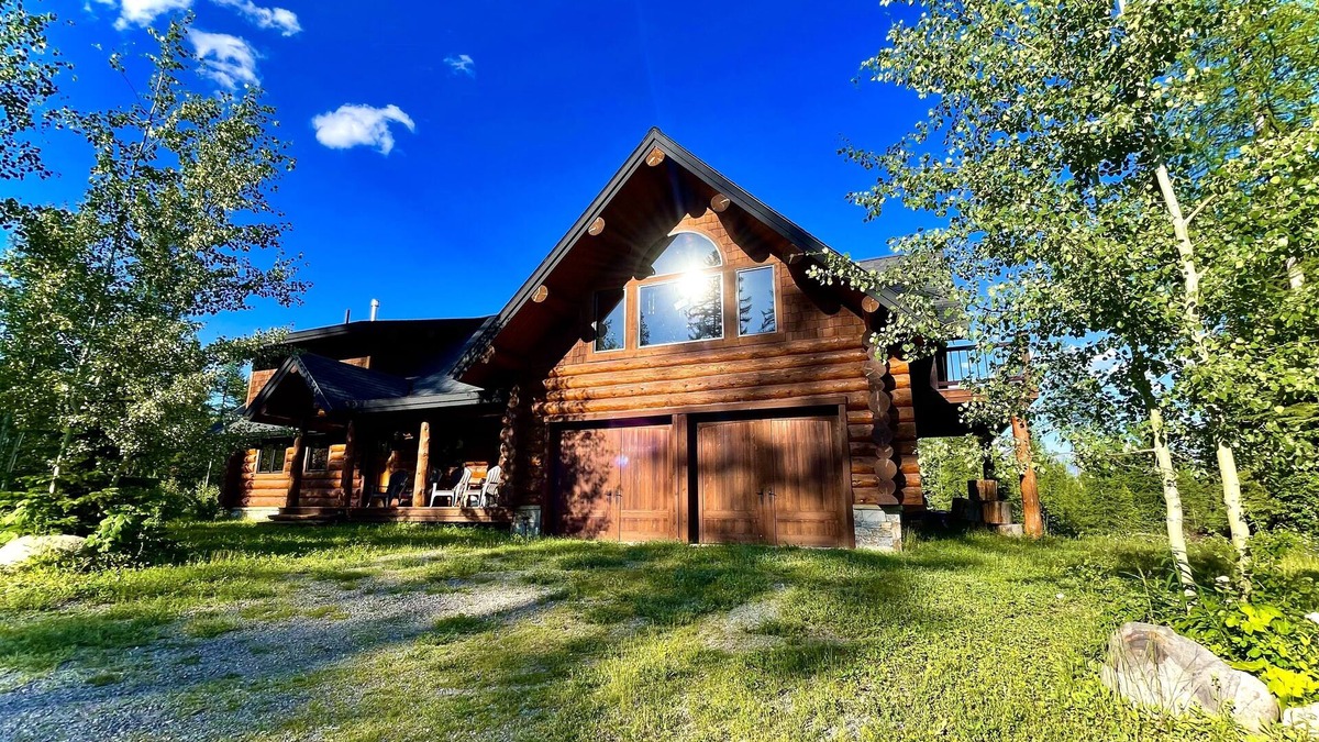 Polebridge House | The Ultimate Montana Wilderness Experience with Upscale Comfort