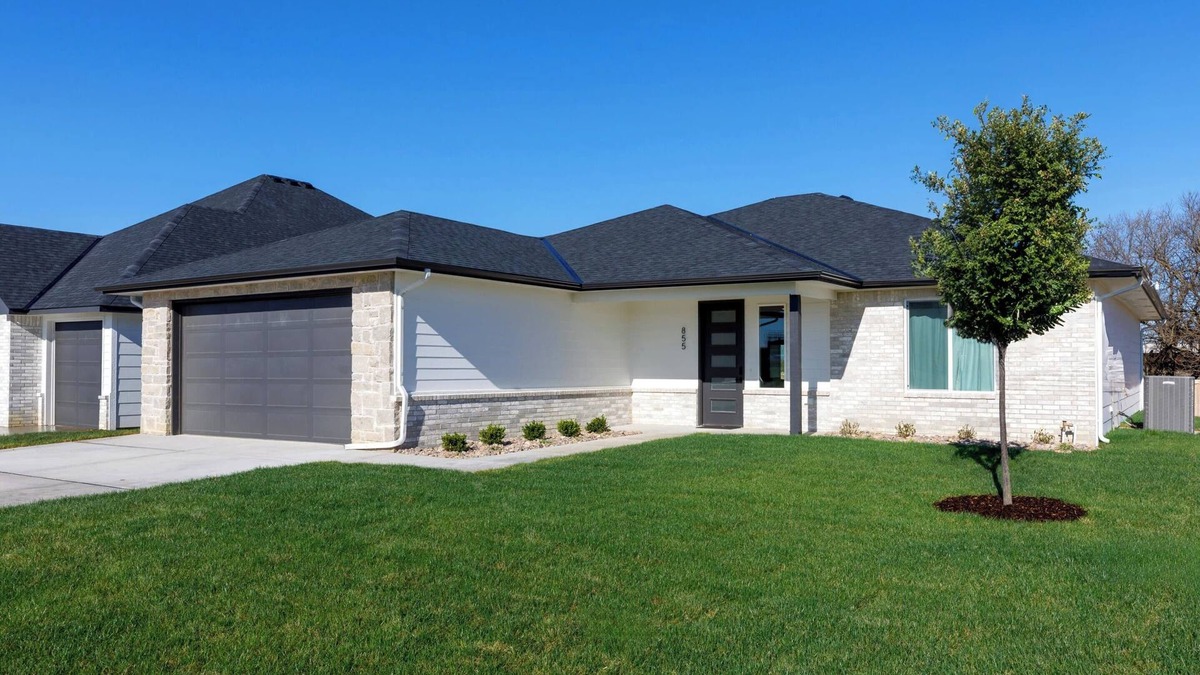 Andover House | The ultimate place for a golf trip, wedding party or business retreat.
