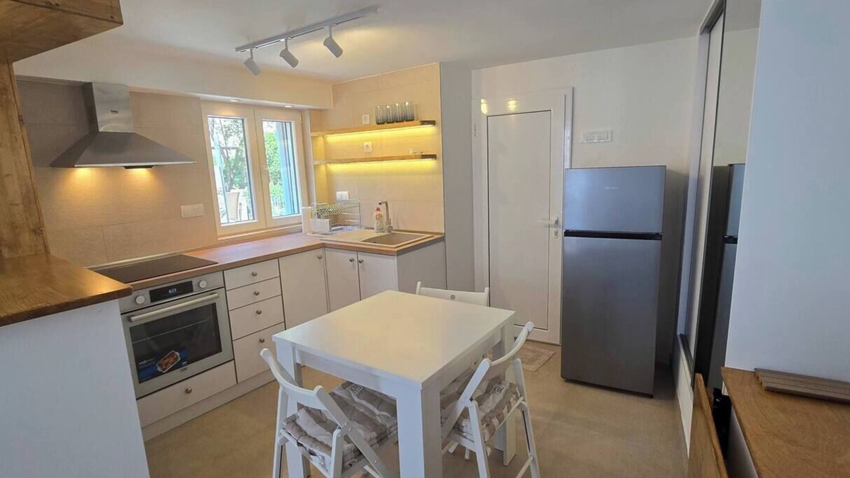 Radovici Apartment | The Underdeck - Compact & Cozy Radovići Escape for Couples or Solo Travelers