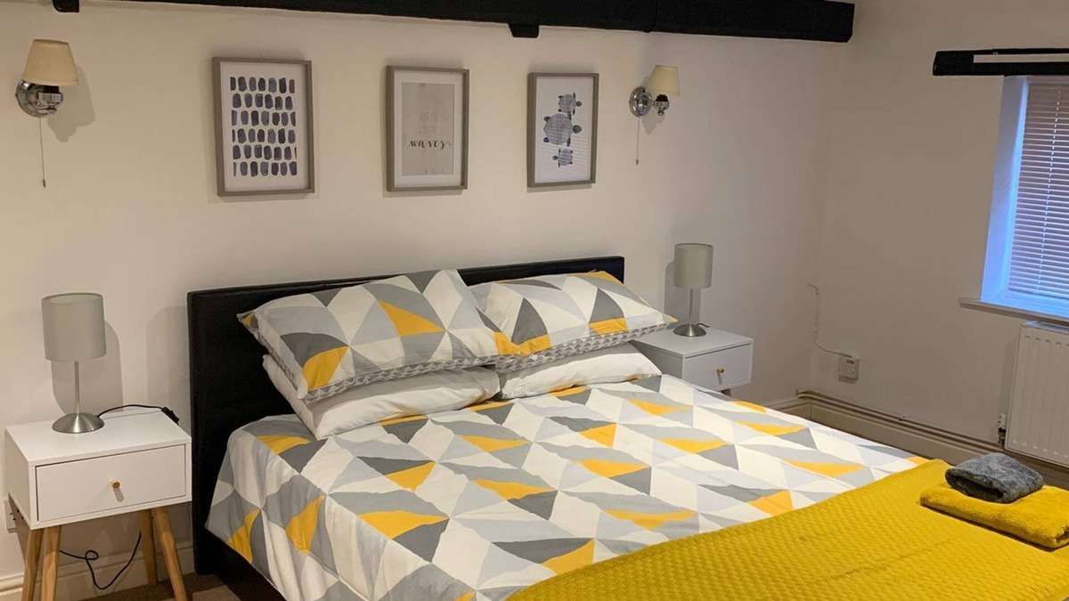 Salisbury Apartment | The Upper Coach House