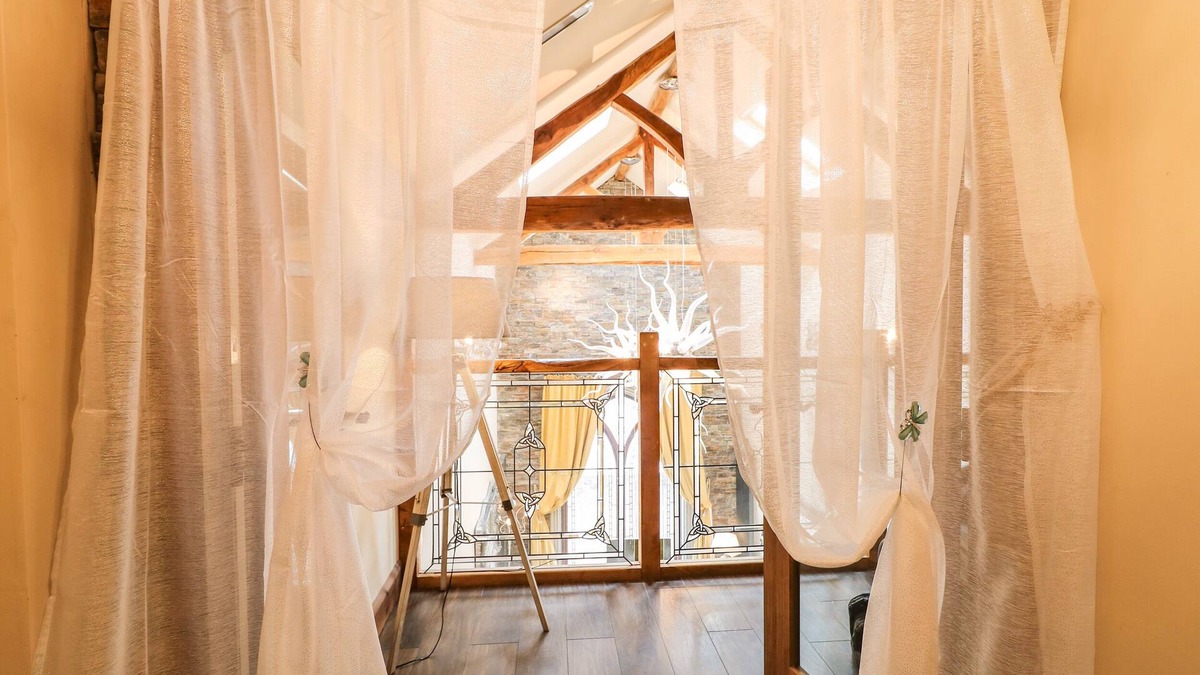 Lisnagunogue Cottage | The Upper Room
