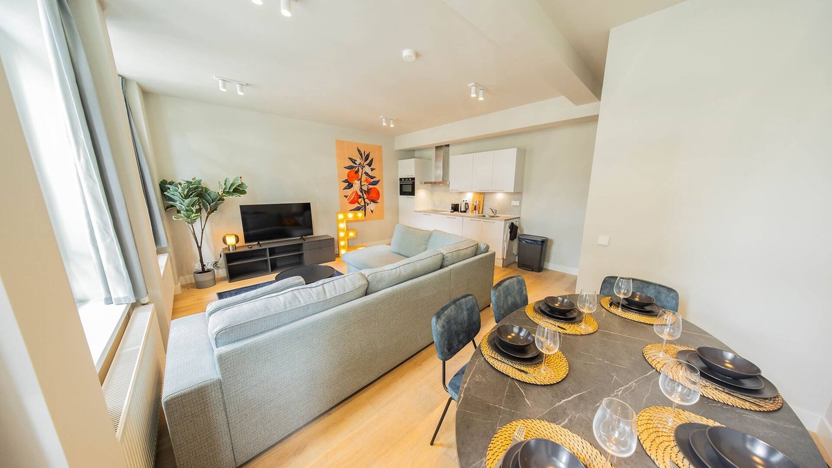 Stadsdriehoek Apartment | The Urban Riviera 3BDR Apartment JUF