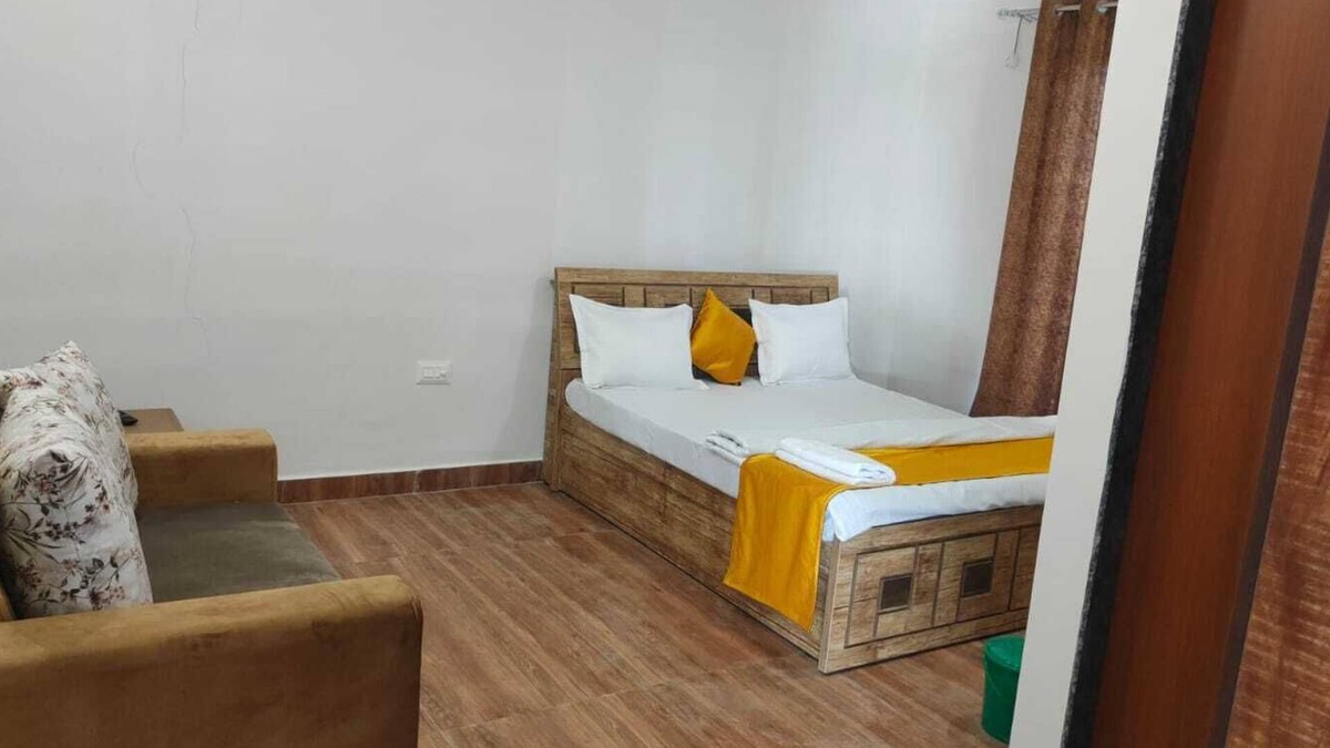 Kolar Road Apartment | The user's input "the will show up in search and of the top of the