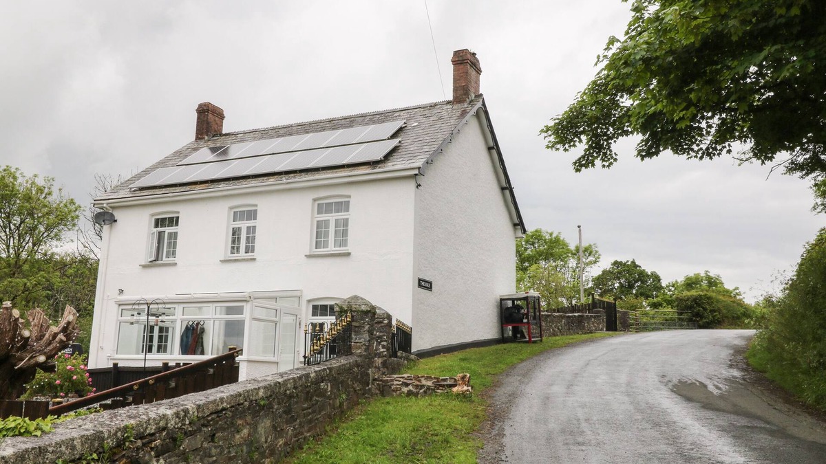 Beaworthy Cottage | THE VALE, pet friendly, with a garden in Ashwater