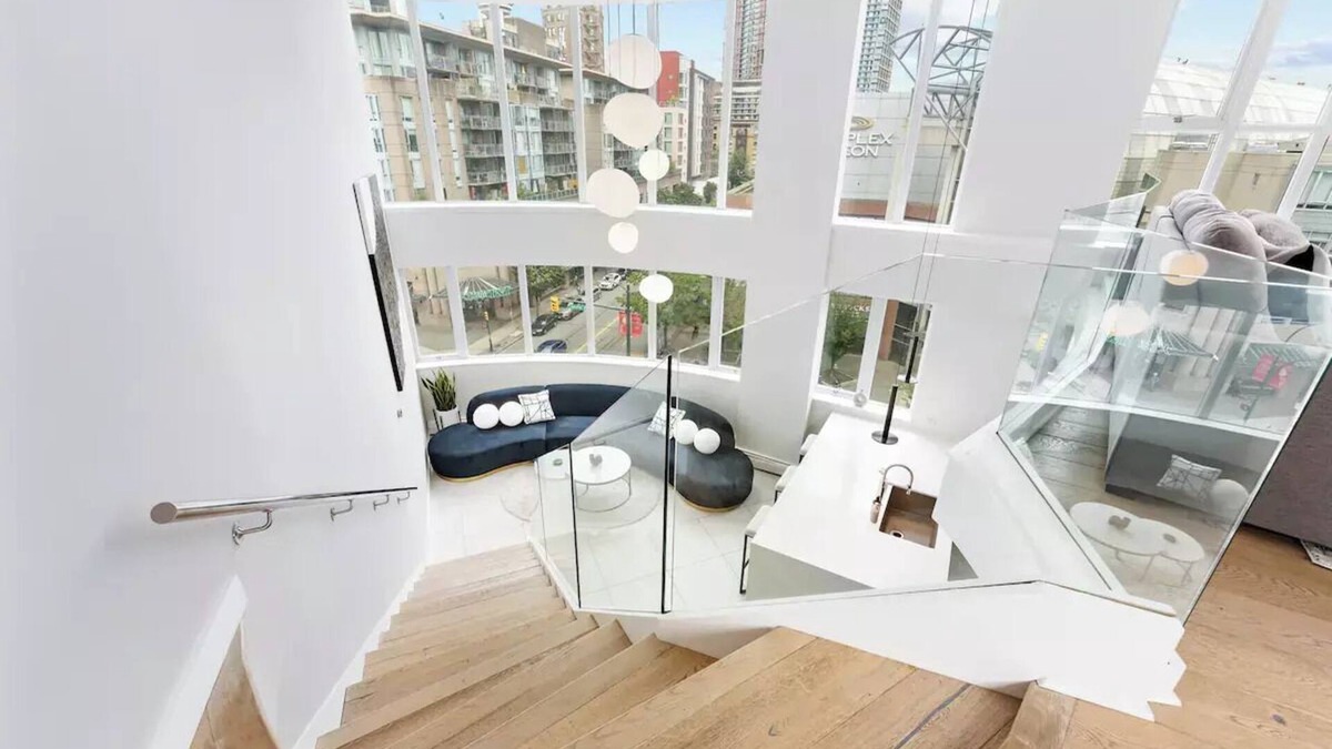 Crosstown Apartment | The Vancouver Penthouse, 2-Level, Patios, Hot Tub