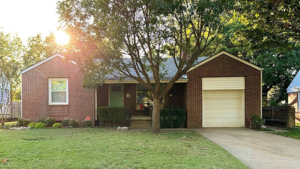 Turner Park House | The Vandalia House - Midcentury Rodeo Meets Midtown, University of Tulsa, and Expo Center