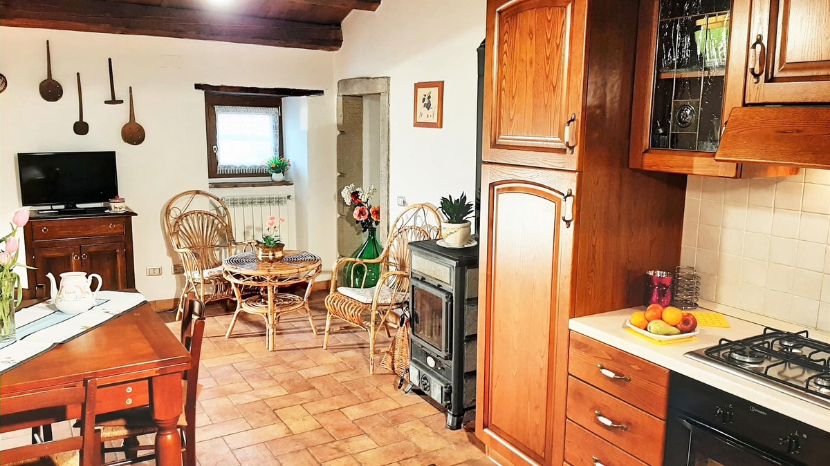 Moggiana Apartment | THE VAT -BEAUTIFUL RUSTIC STONE COTTAGE