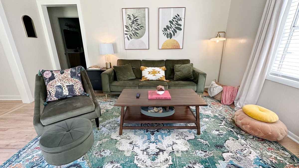 Monroe House | The Velvet Crush Cottage located in the heart of Monroe