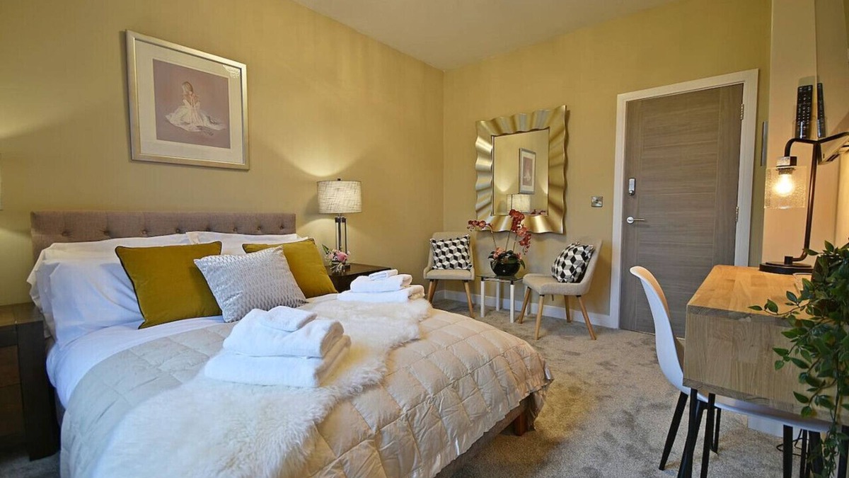 Rawtenstall Condo | The Venice Suite at Moat House