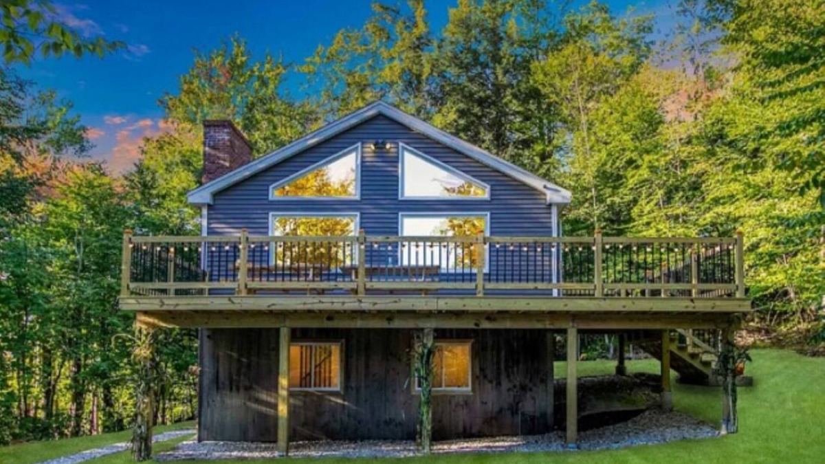 East Dorset Ski Chalet | The Vermont Hideaway. Cozy up in this newly remodeled chalet.