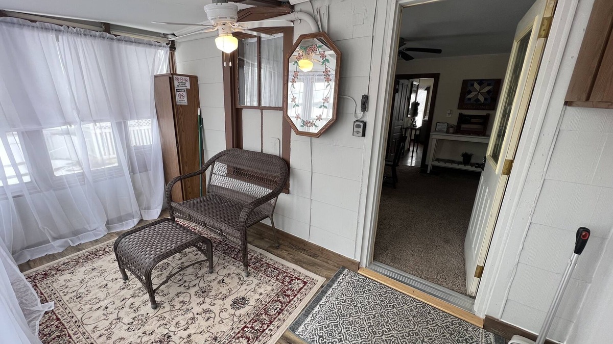 Hanover Cottage | The (Veteran Owned) Hanover Hangout Guesthouse - cozy cottage w/privacy + fun