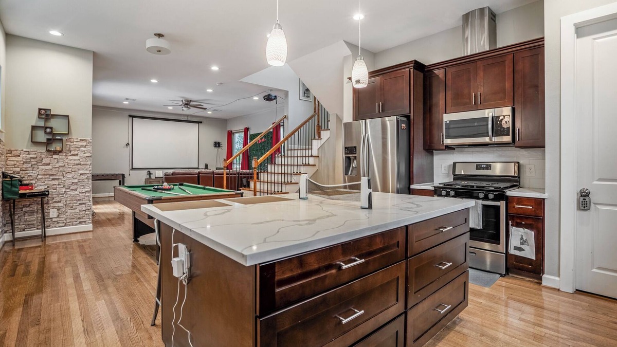 Riverside Terrace Bed & Breakfast | The Vibe 3bd X 4b I Downtown l Med Center I NRG Stad l Free Parking