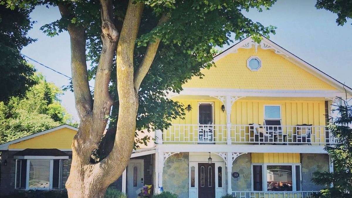 Elora Apartment | The VICTORIA: Petit Appartment