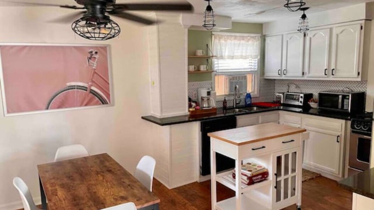 Leetsdale House | The Victory - Modern and Cozy Home in Leetsdale, PA