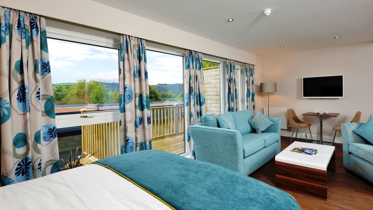 Woolley Moor Hotel | The View at The White Horse Woolley Moor