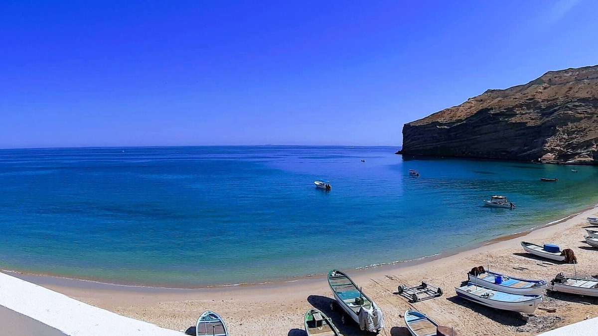Muscat Apartment | THE VIEW BEACH APPARTMENT - Direct sea view with 50m2 terrace