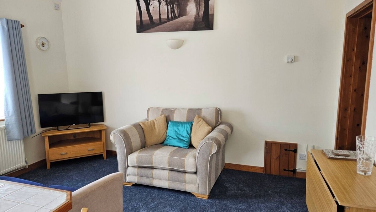 Graveney Cottage | 'the View @ Yaldings' 1 Bedroom Cottage With Stunning Views, Sleeps 4