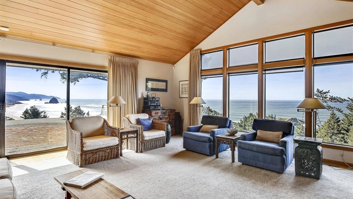 Cannon Beach House | The Viewpoint - Oceanfront! - Beachcomber Vacation Homes