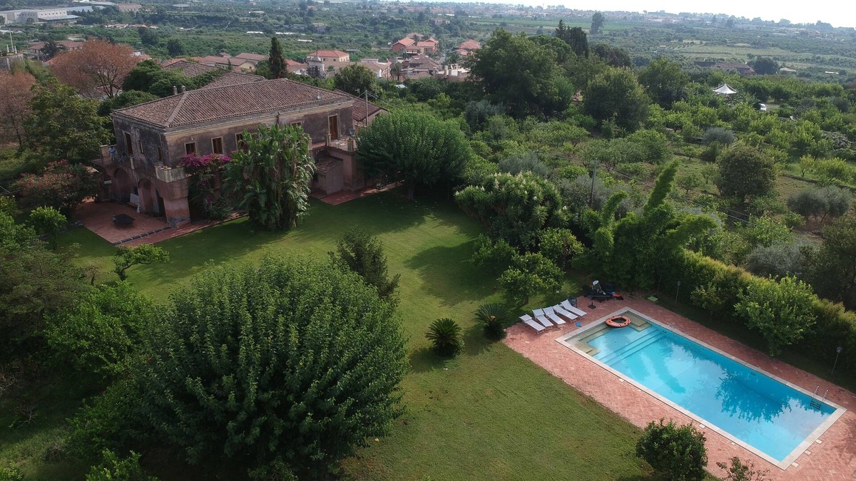 San Leonardello Villa | The Villa dei Limoni, between sea and mountains