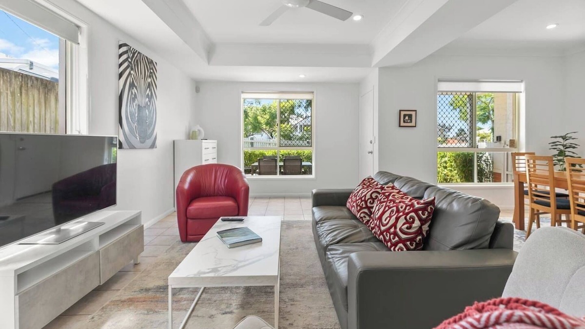Coorparoo Villa | The Villa on Shire Comfort near Coorparoo Square