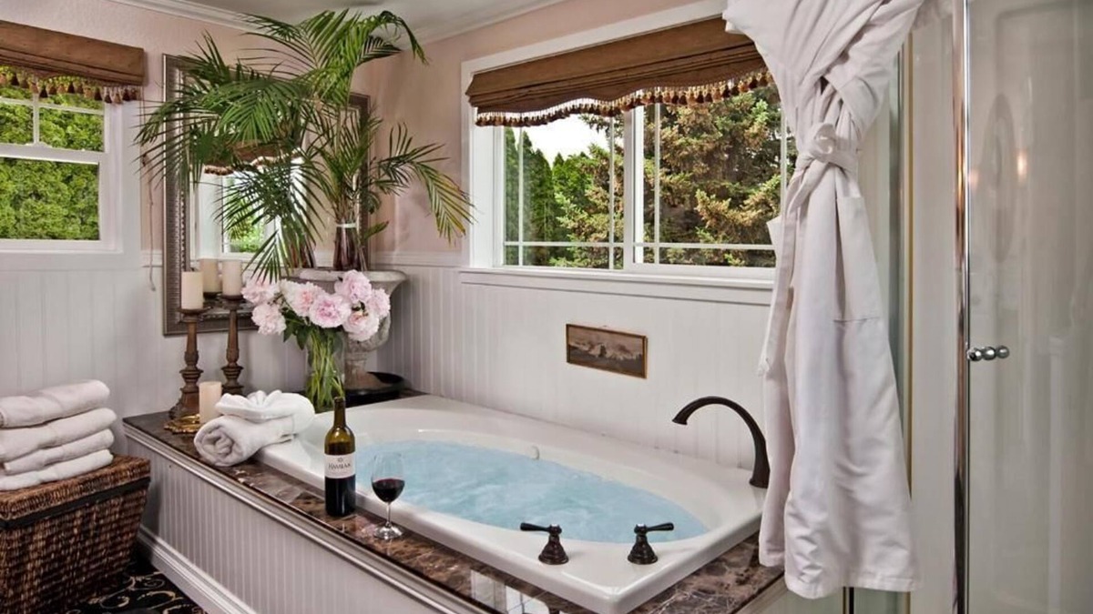 Grandview Other | The Villa Vista & The Irish House Suite