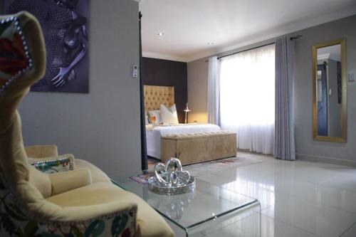 Acornhoek House | The Village GuestHouse