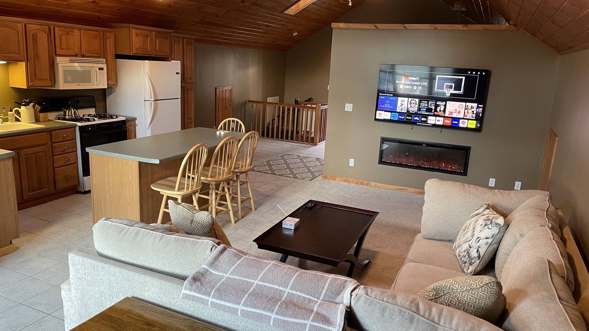 Gowanda Apartment | The Village Loft