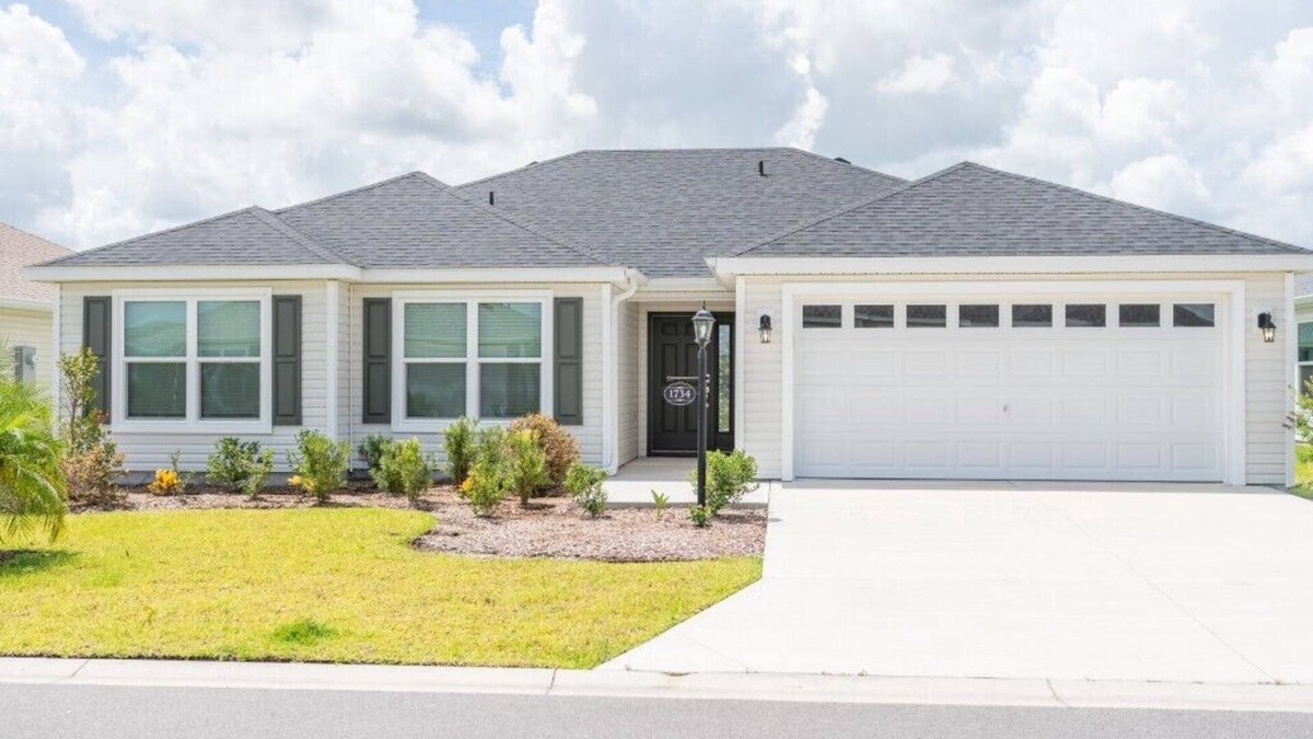 Sumter County House | The Villages Retreat-Free Coffee!