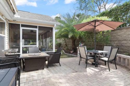 Hadley House | The Villages Sumter Landing With lanai & patio!