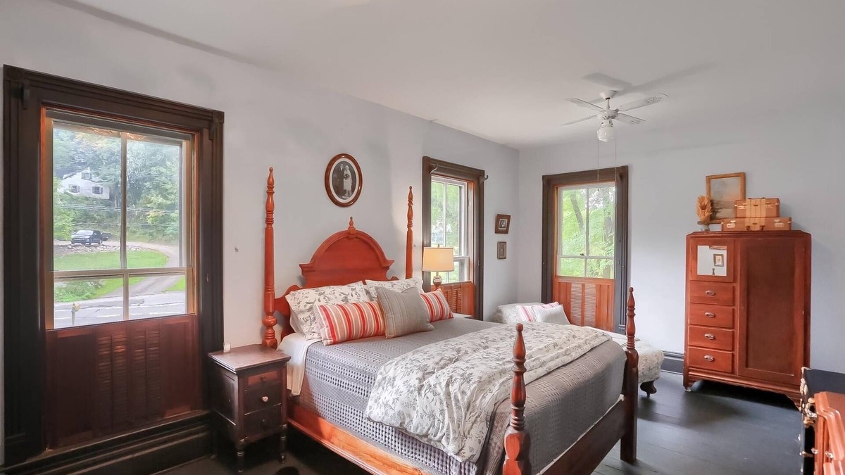 Tionesta Bed & Breakfast | The Vintage Inn Boutique ~ Bed and Breakfast and Vintage Shop.