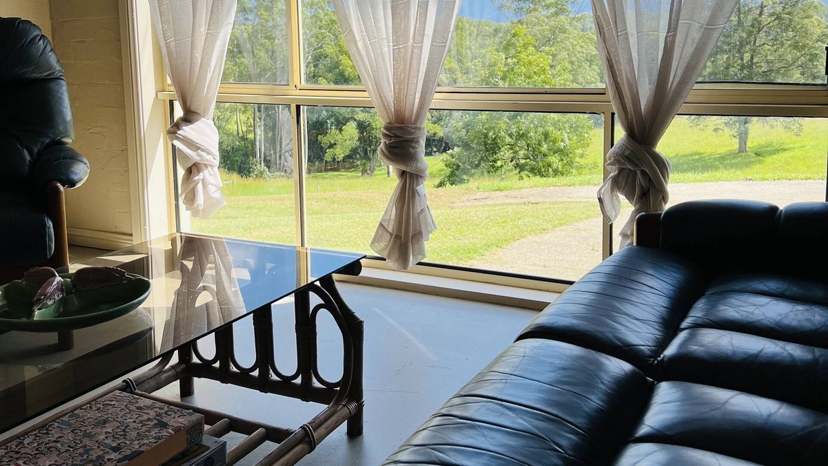 Bellingen Apartment | The Vintage Nook - stones throw from town breathtaking views of the mountains.