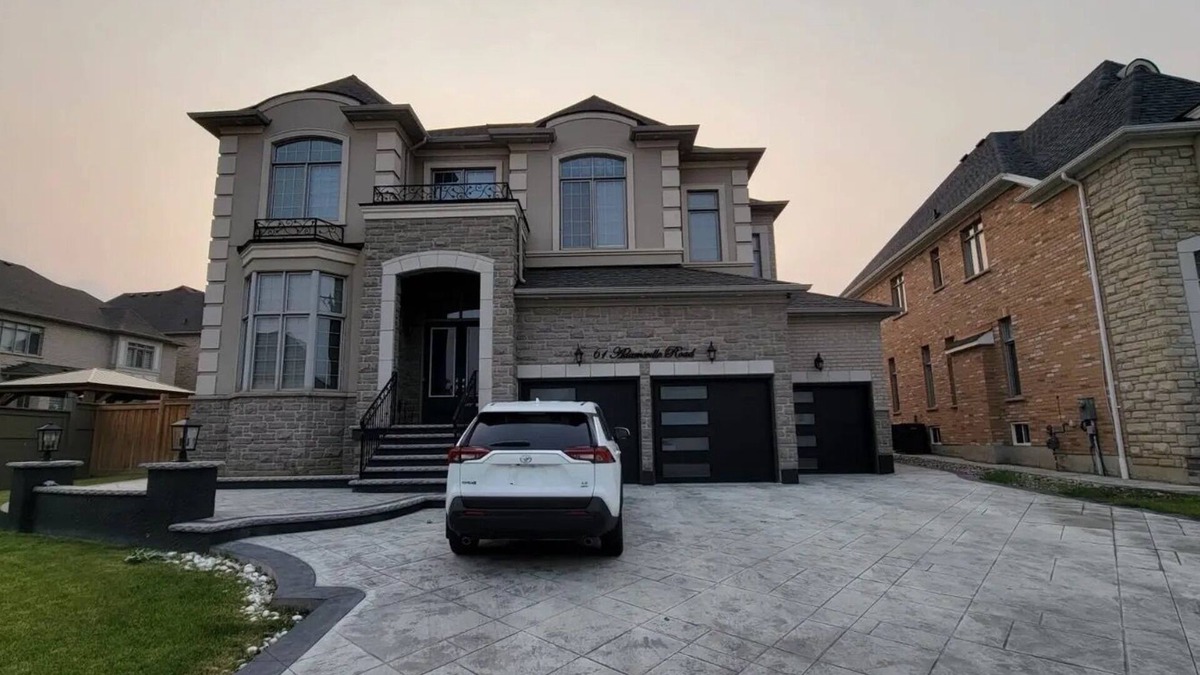Brampton Apartment | The Vistana Brampton 2Bedroom Contemporary designed spacious apartment!