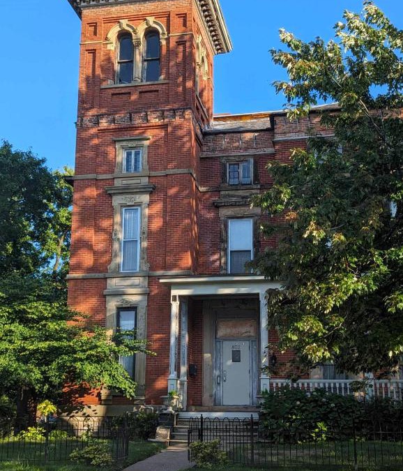 Downtown Toledo Bed & Breakfast | The Vistula Rose B & B