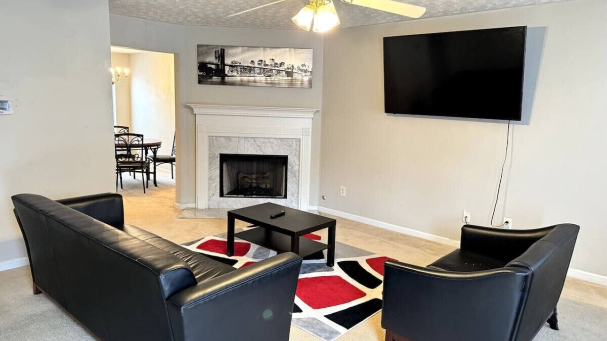 Belmont House | The VLuxe of Lithonia