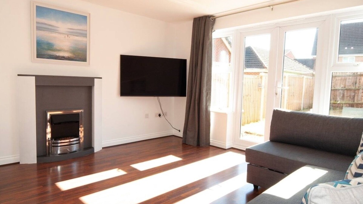 Alvaston House | The Voyager - 6 Beds, 3 Bedrooms, Great for Contractors