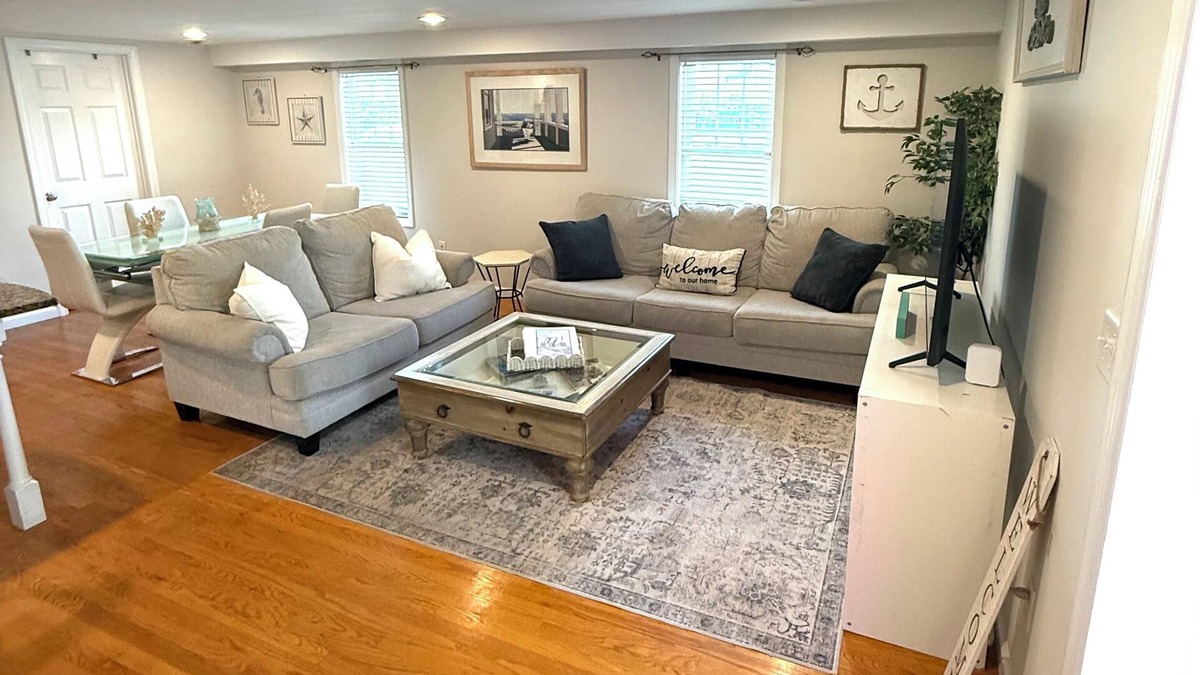 Devon House | The W – Coastal + Cozy - Walk to Beach + Tyde