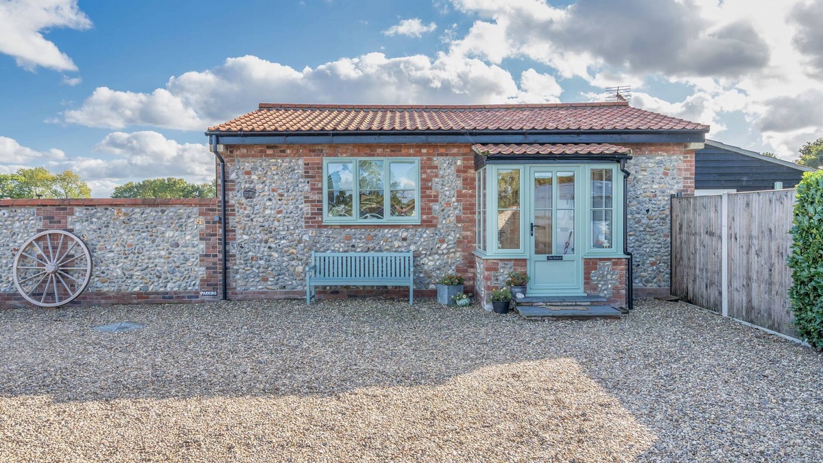 Happisburgh Apartment | The Walnut | East Ruston Cottages