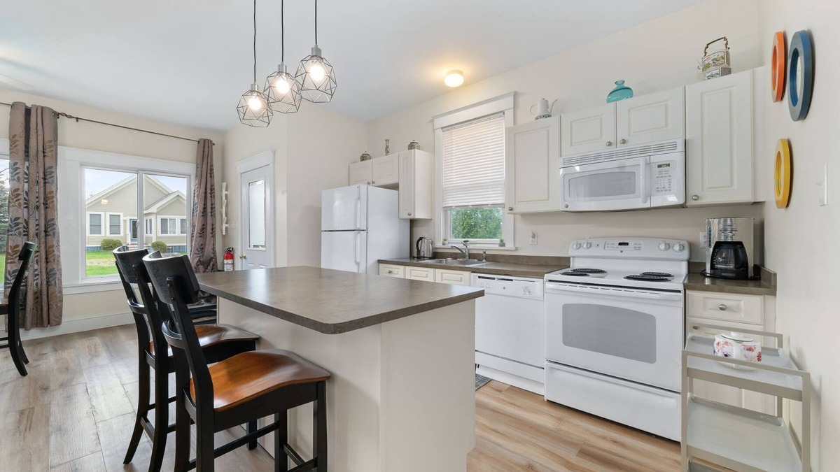 Cherry Valley House | The Warbler - 12 Meadowview