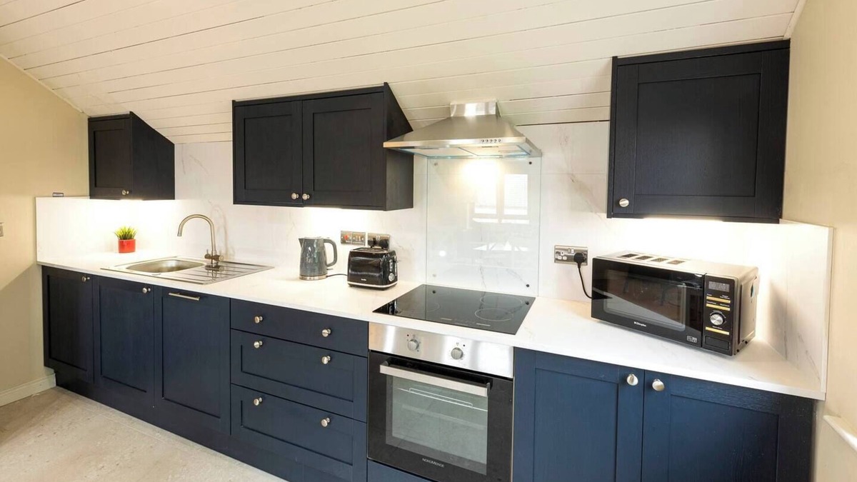 Belfast City Centre Apartment | The Warhol - 2 bd Loft Style Ap. Ultra Fast WIFI