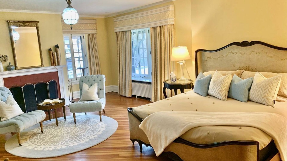 Highland Mills Bed & Breakfast | The Washington Room at Rushmore Estate in Woodbury NY Bed and Breakfast